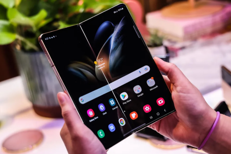 The Rise of Foldable Phones: Is It Worth the Hype?
